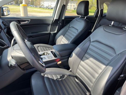 Used 2024 Ford Edge SEL image 10