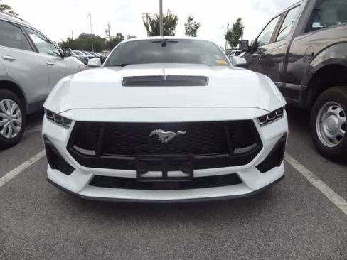 Used 2024 Ford Mustang GT RWD image 2