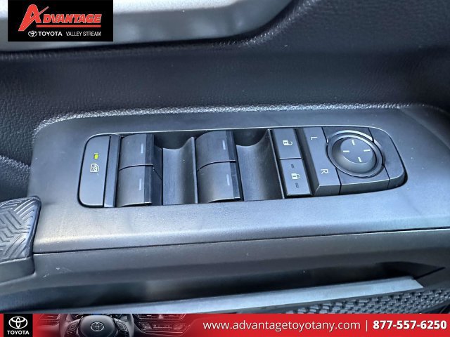 Used 2025 Toyota Tacoma TRD Sport w/ TRD Sport Upgrade Package AWD/4WD image 21