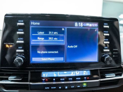 Used 2024 Toyota Sienna LE image 24