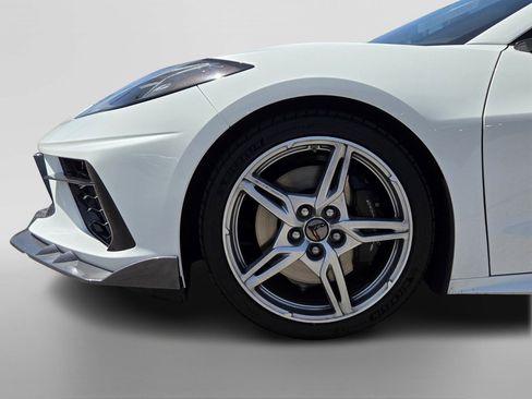 Used 2025 Chevrolet Corvette Stingray Premium Cpe w/ Z51 Performance Package RWD image 12