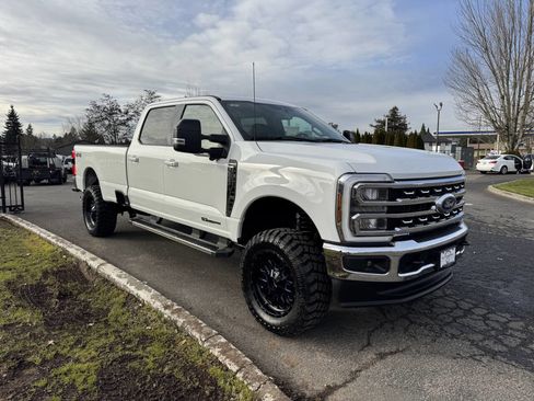 Used 2024 Ford F350 Lariat image 16