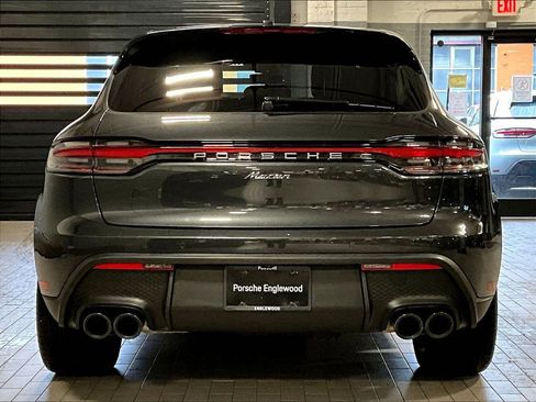Certified 2025 Porsche Macan AWD/4WD image 9