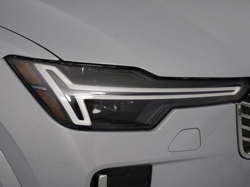 New 2026 Volvo XC90 B6 Ultra w/ Protection Package image 14