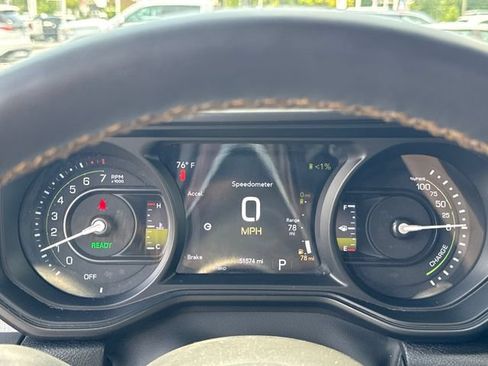 Used 2024 Jeep Wrangler Unlimited Sahara AWD/4WD image 18