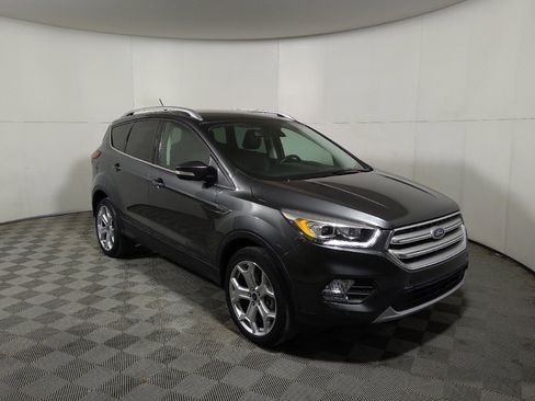 Used 2019 Ford Escape Titanium w/ U9j03 - Titanium Tow Package image 13