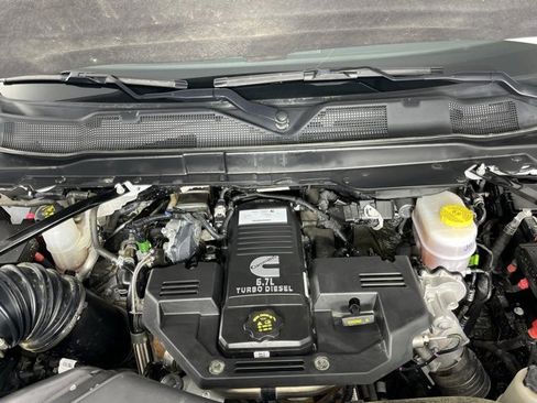 Used 2024 RAM 2500 Laramie w/ Safety Group image 8