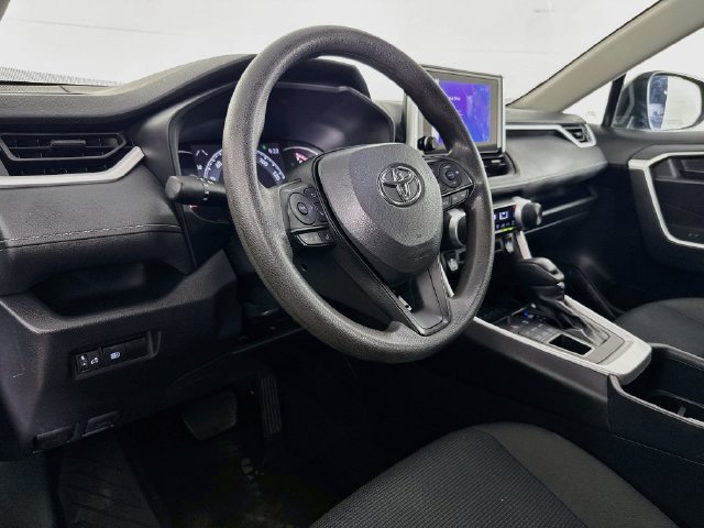 Used 2025 Toyota RAV4 LE AWD/4WD image 19