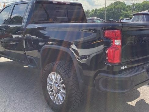 Used 2022 Chevrolet Silverado 2500 LTZ w/ LTZ Plus Package image 4