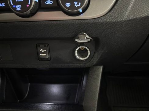 Used 2019 Toyota Tacoma SR image 44