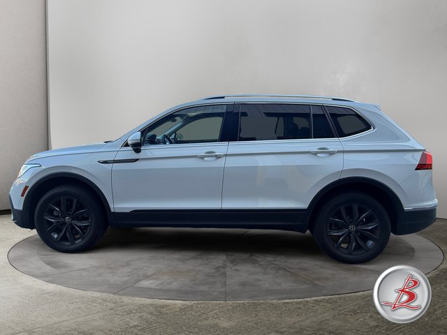Used 2024 Volkswagen Tiguan SE AWD/4WD image 4