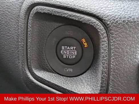 Used 2024 Jeep Wrangler Unlimited AWD/4WD image 27