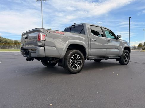 Used 2020 Toyota Tacoma TRD Sport w/ Technology Package AWD/4WD image 5