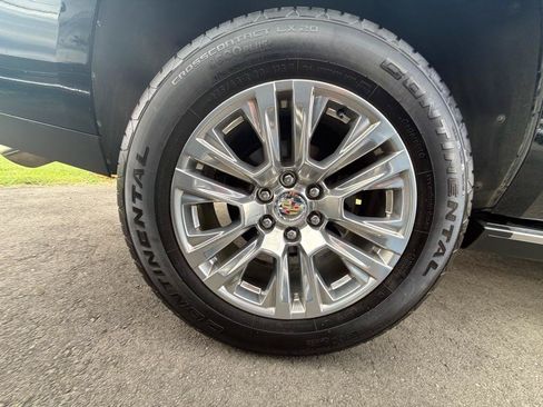 Used 2018 Cadillac Escalade Premium Luxury AWD/4WD image 45