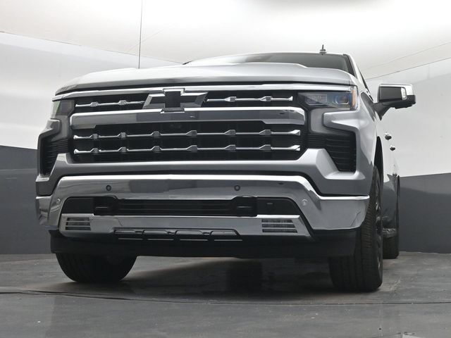 Used 2023 Chevrolet Silverado 1500 LTZ w/ Technology Package AWD/4WD image 31