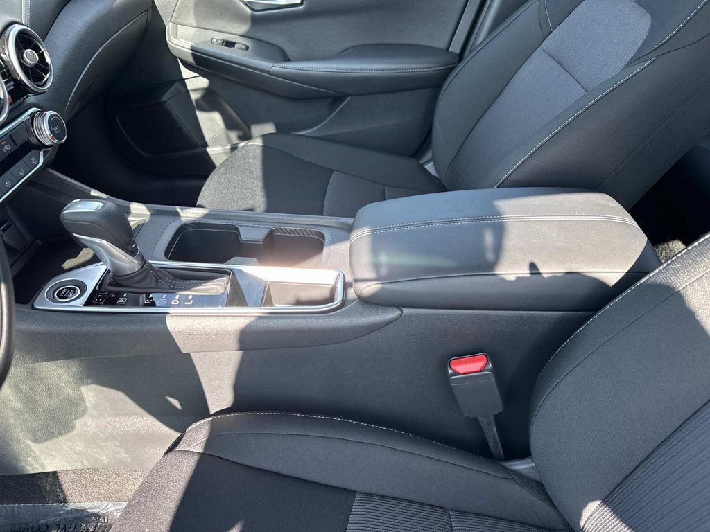 Used 2025 Nissan Sentra SV FWD image 16