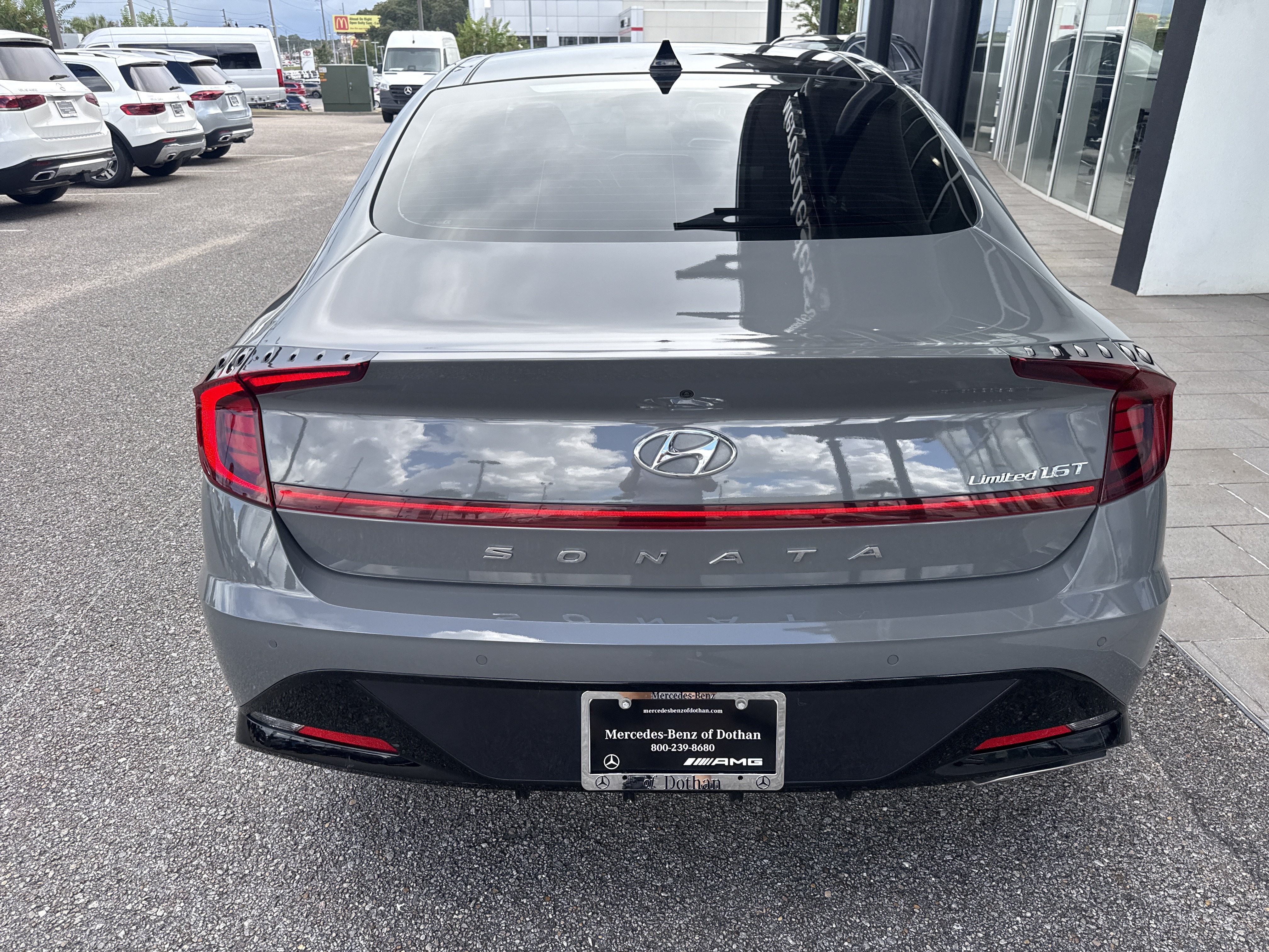 Used 2022 Hyundai Sonata Limited FWD image 3