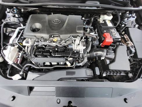 Used 2019 Toyota Camry SE FWD image 10