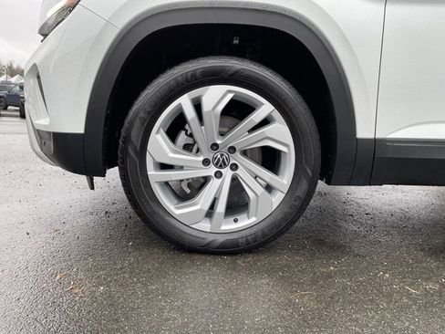 Used 2023 Volkswagen Atlas SE image 33