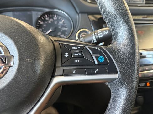 Used 2020 Nissan Rogue SL FWD image 19