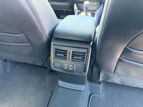 Used 2025 Subaru Forester Limited image 20