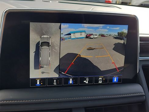 Used 2023 GMC Yukon AT4 w/ Technology Package image 24