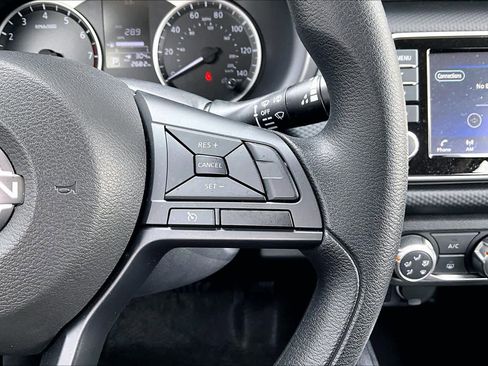 Certified 2025 Nissan Kicks Play S image 22