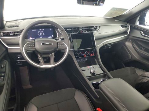 Used 2025 Jeep Grand Cherokee L Altitude image 15