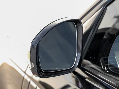 Used 2017 Land Rover Range Rover HSE image 38