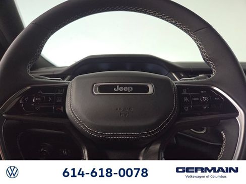 Used 2023 Jeep Grand Cherokee Overland AWD/4WD image 24