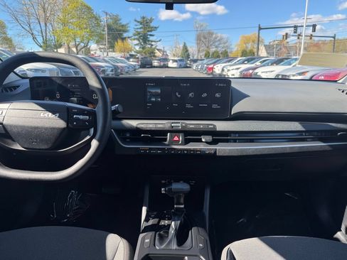 Used 2025 Kia K4 FWD image 16