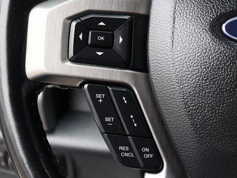 Used 2022 Ford F250 Platinum w/ FX4 Off-Road Package image 25