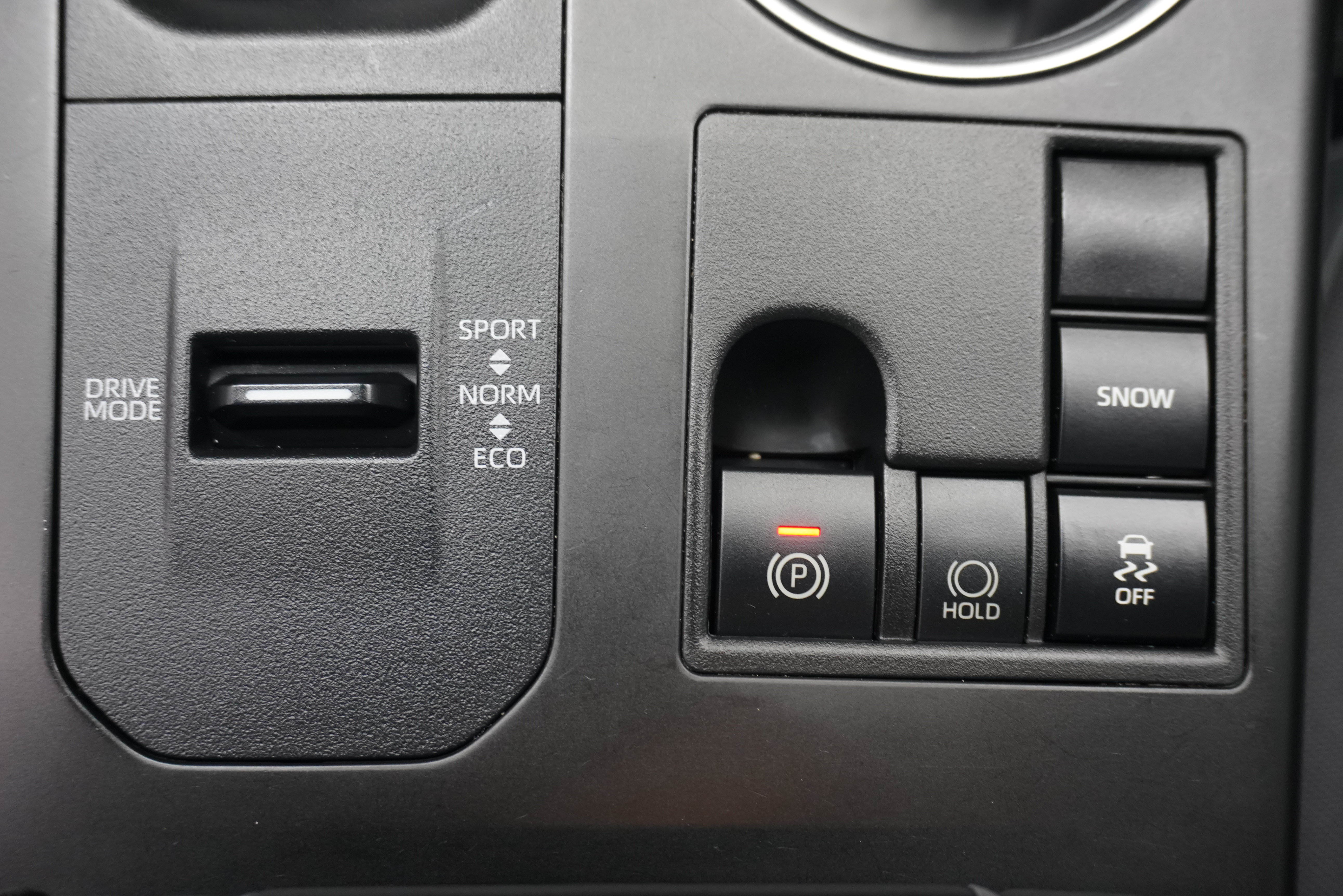 Used 2024 Toyota Highlander LE FWD image 22