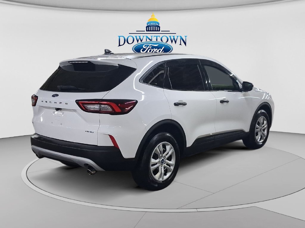 Used 2023 Ford Escape AWD image 3