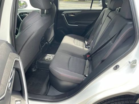 Used 2022 Toyota RAV4 SE w/ Weather & Moonroof Package AWD/4WD image 11