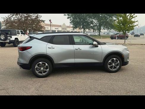 Used 2025 Chevrolet Blazer LT w/ Convenience Package AWD/4WD image 37