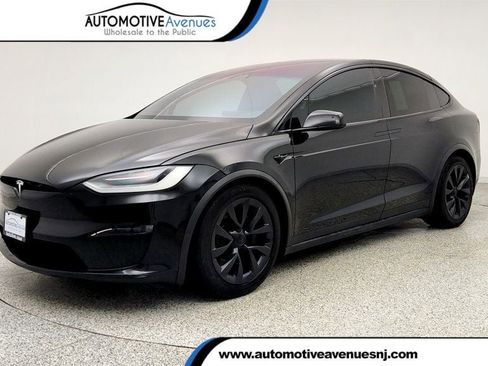 Used 2022 Tesla Model X Plaid image 1