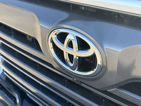 Used 2026 Toyota Tundra Limited AWD/4WD image 32