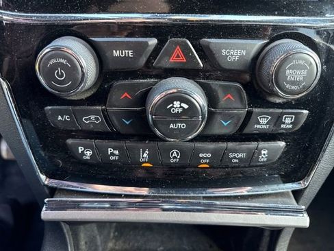 Used 2020 Jeep Grand Cherokee Trailhawk w/ Premium Lighting Group image 31