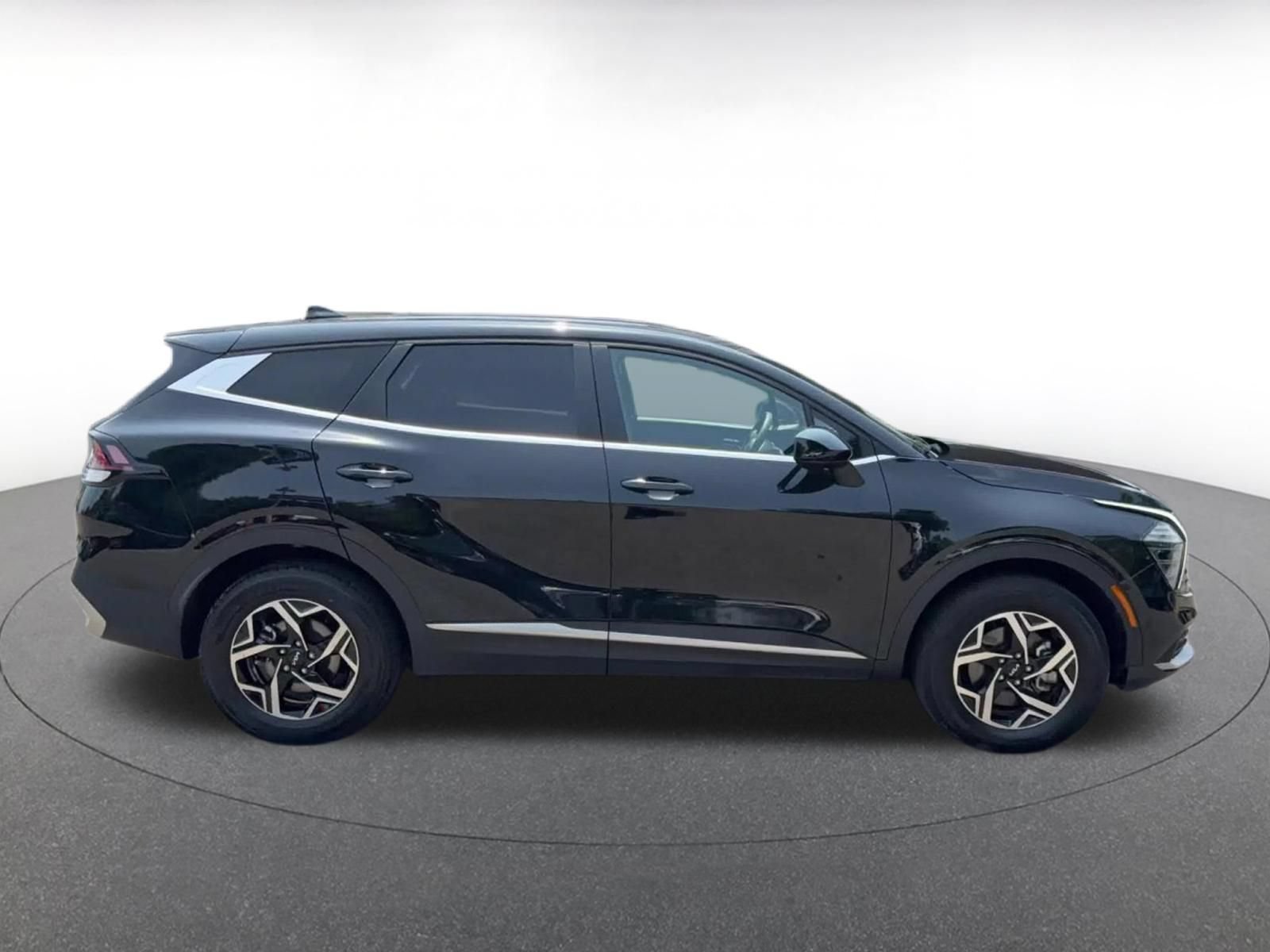 Used 2025 Kia Sportage LX AWD/4WD image 15