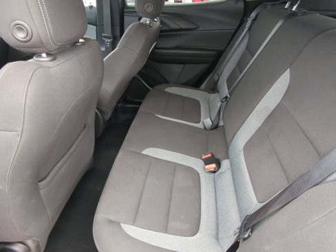 Used 2025 Chevrolet TrailBlazer LT FWD image 24