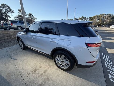 Used 2025 Lincoln Corsair FWD image 4