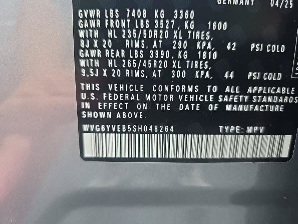 Used 2025 Volkswagen ID. Buzz 1st Edition AWD/4WD image 13