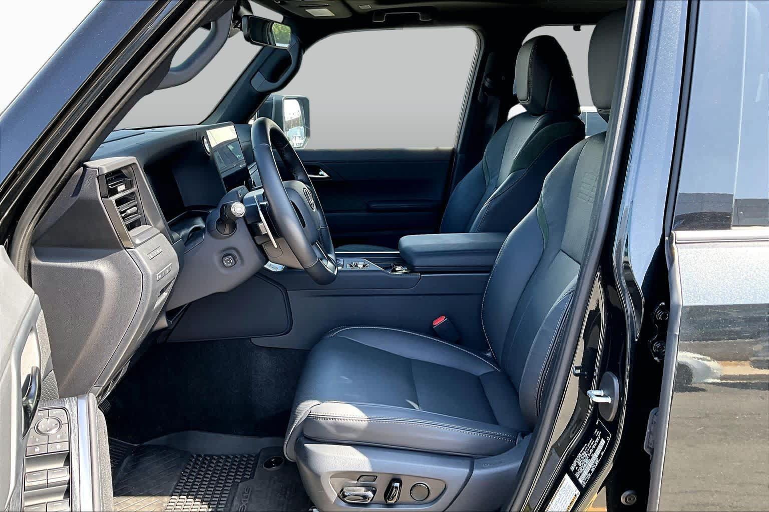 Used 2024 Lexus GX 550 AWD/4WD image 8