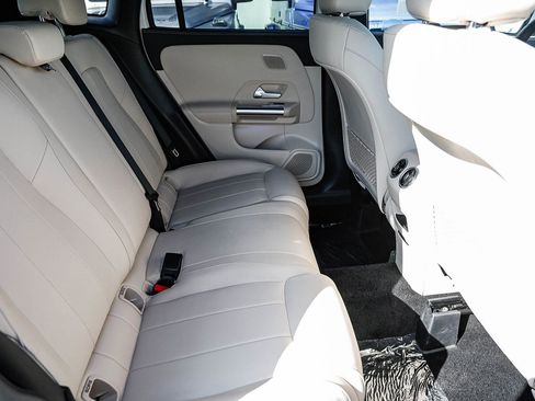 Certified 2025 Mercedes-Benz GLA 250 4MATIC image 17