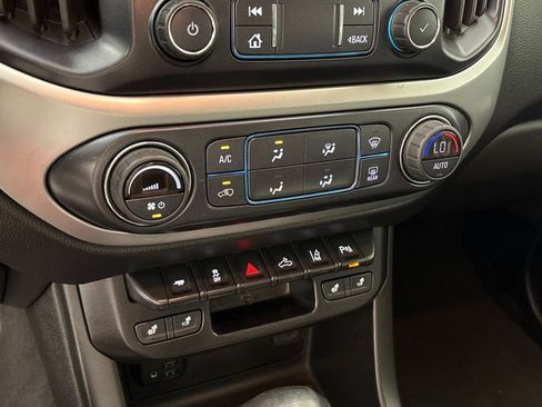 Used 2022 Chevrolet Colorado LT w/ Luxury Package RWD image 40