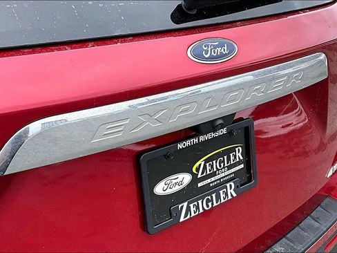 Certified 2022 Ford Explorer XLT w/ Equipment Group 202A image 8