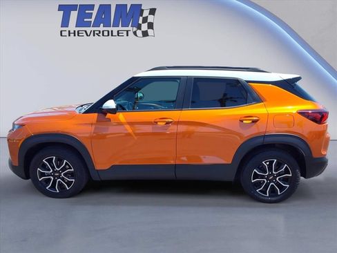 Certified 2023 Chevrolet TrailBlazer ACTIV w/ Sun and Liftgate Package FWD image 2