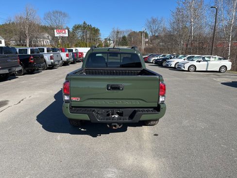 Used 2021 Toyota Tacoma TRD Sport w/ Technology Package image 3