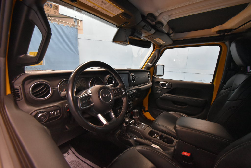 Used 2020 Jeep Wrangler Unlimited Sahara AWD/4WD image 2